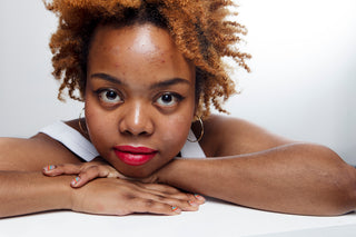 Havsa wearing Common Clouds pimple patch finnplåster akneplåster